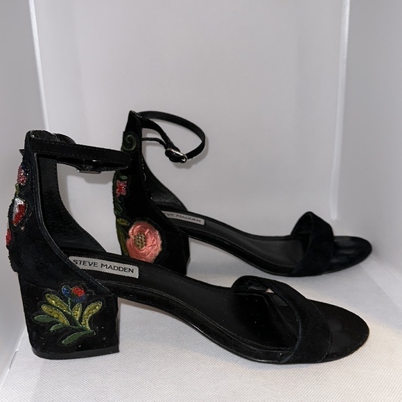 Steve Madden Inca Black Suede with Embroidered Flowers Heels Size 7 - EUC - Picture 4 of 8